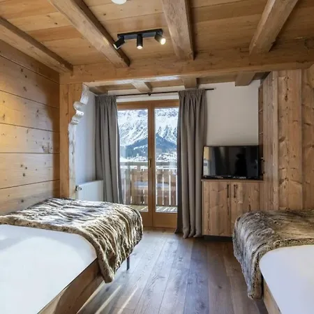 Cozy Penthouse With 6bdr For Your Holiday- If You Want To Book, Please Contact On Wh-ats-app - 0034-605-434-371 !!!! Lech am Arlberg