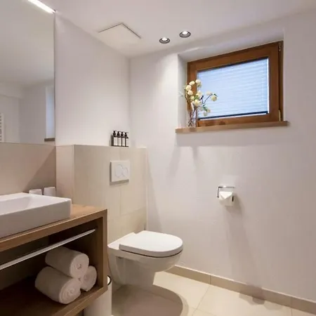 Cozy Penthouse With 6bdr For Your Holiday- If You Want To Book, Please Contact On Wh-ats-app - 0034-605-434-371 !!!! * Lech am Arlberg
