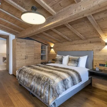 Cozy Penthouse With 6bdr For Your Holiday- If You Want To Book, Please Contact On Wh-ats-app - 0034-605-434-371 !!!! * Lech am Arlberg